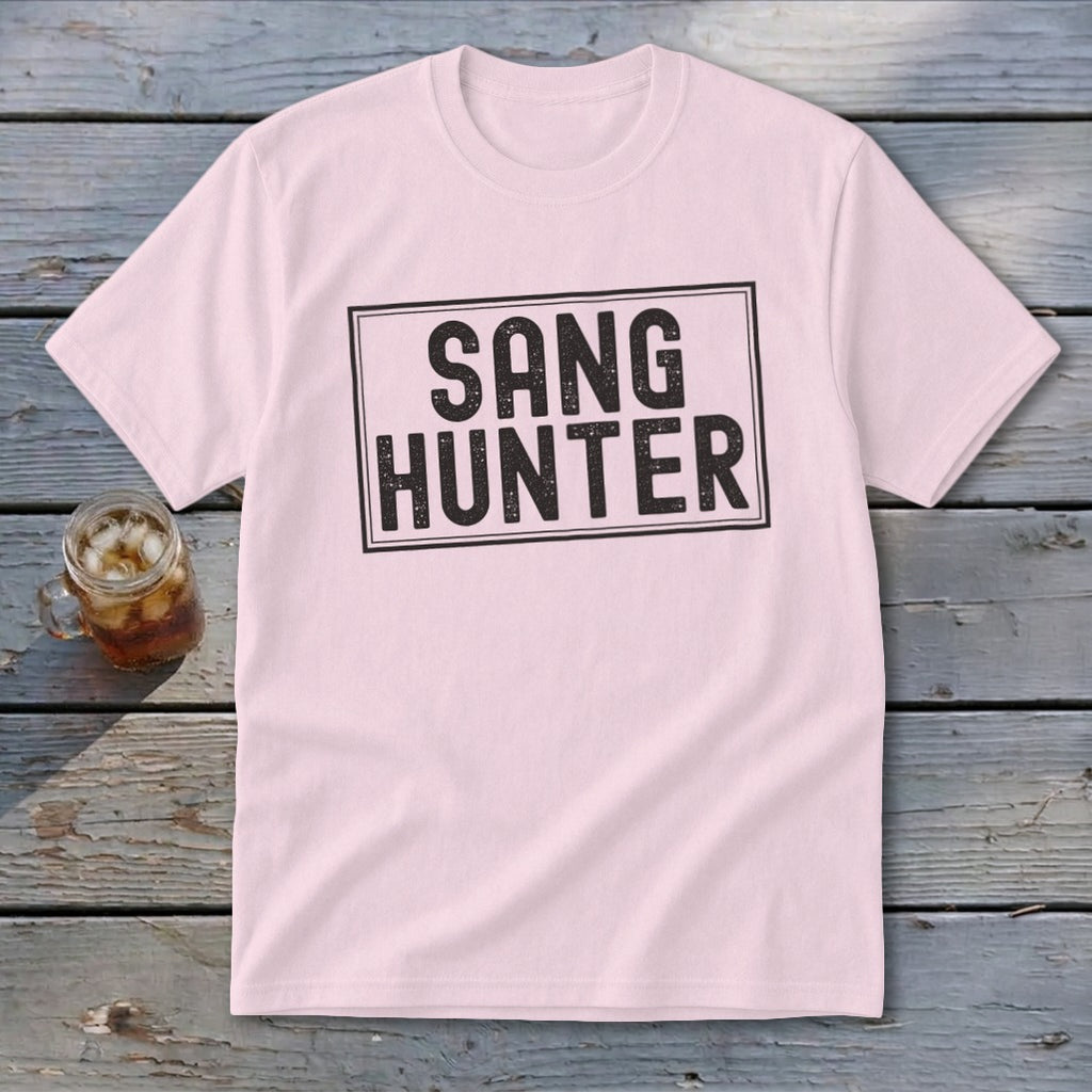 Pink t-shirt with black text inside a rectangle reading "SANG HUNTER".