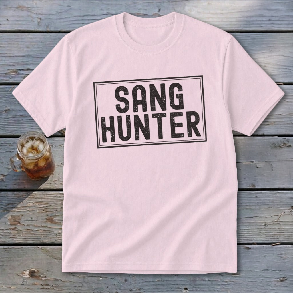 Pink t-shirt with black text inside a rectangle reading "SANG HUNTER".
