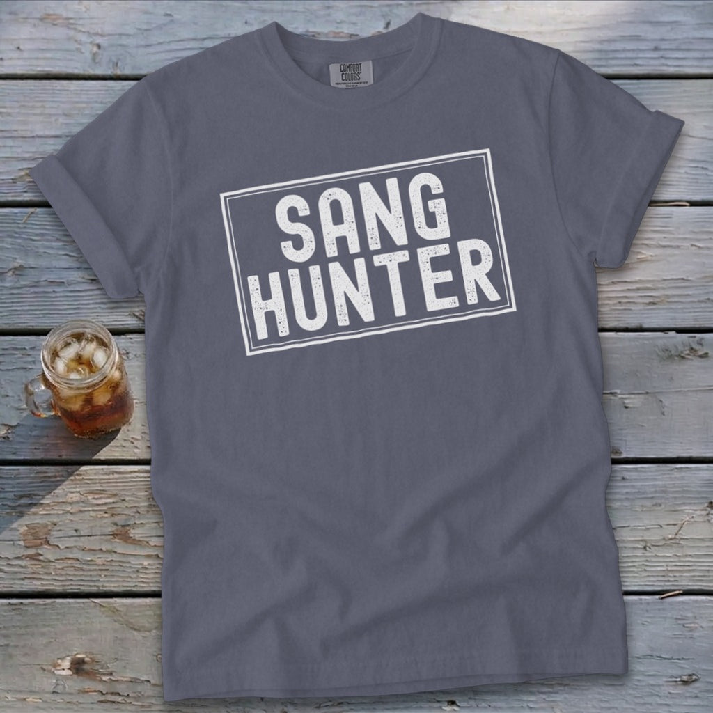 Dark gray Comfort Colors t-shirt with white "SANG HUNTER" text in a rectangle.