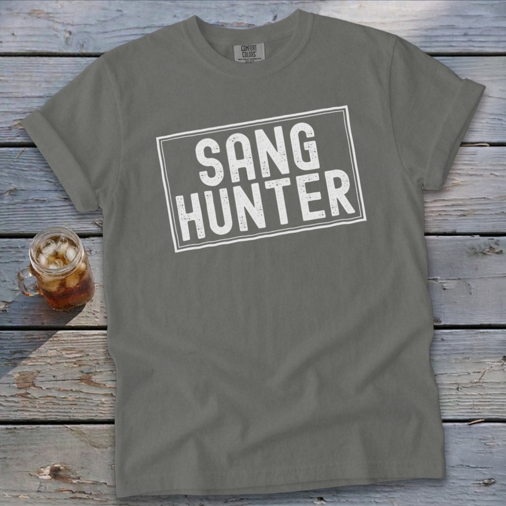 Gray t-shirt with "SANG HUNTER" text inside a distressed rectangle.